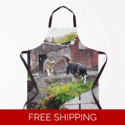 Le Studio Apron Dogs 2019